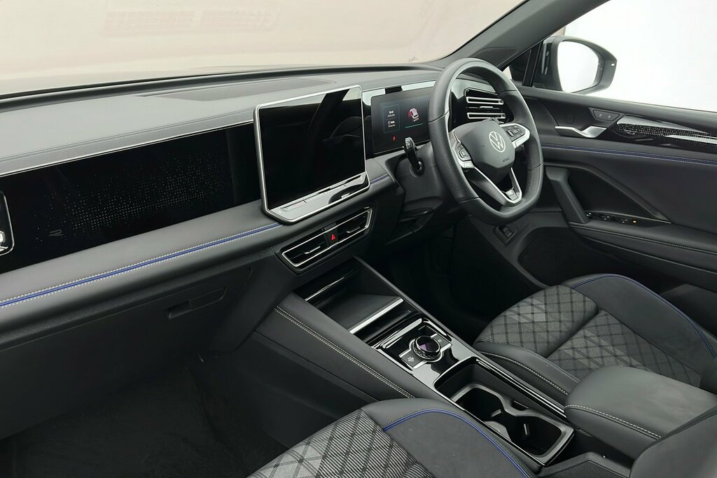 Volkswagen Tiguan R-line 1.5 Etsi 150Ps 7-Speed Dsg DK25YZZ Green #2