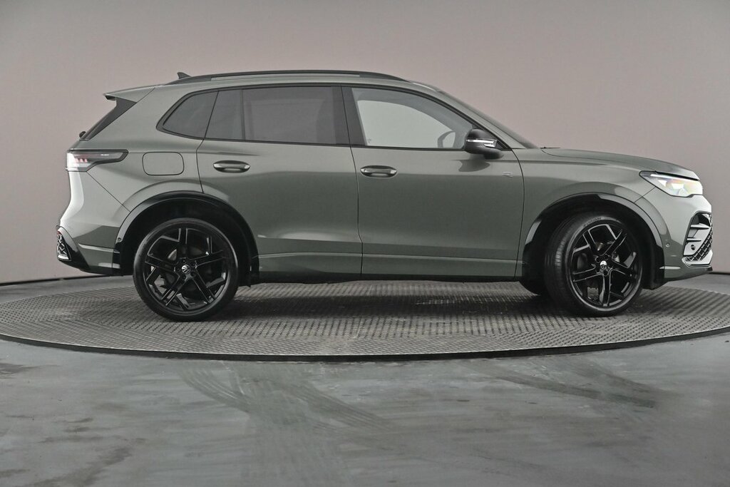 Volkswagen Tiguan R-line 1.5 Etsi 150Ps 7-Speed Dsg DK25YZZ Green #4