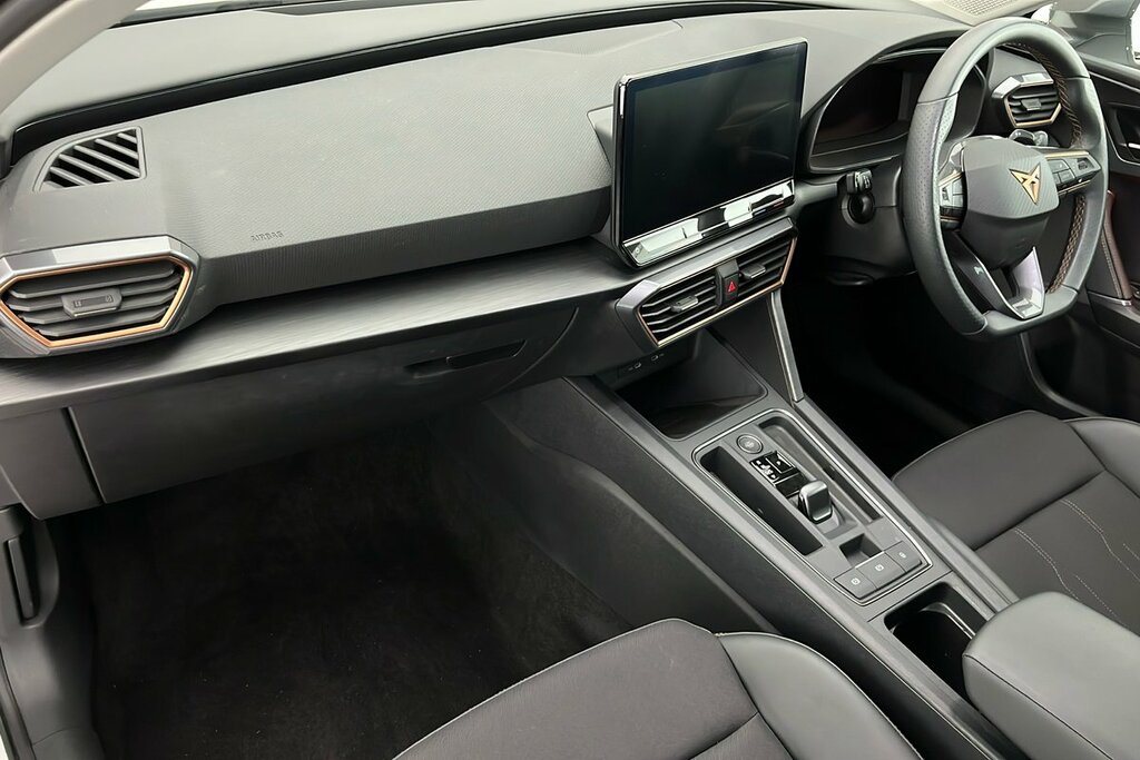 Cupra Leon Hatch V1 1.5 Etsi Evo Afv 150 7-Speed Aut White #2