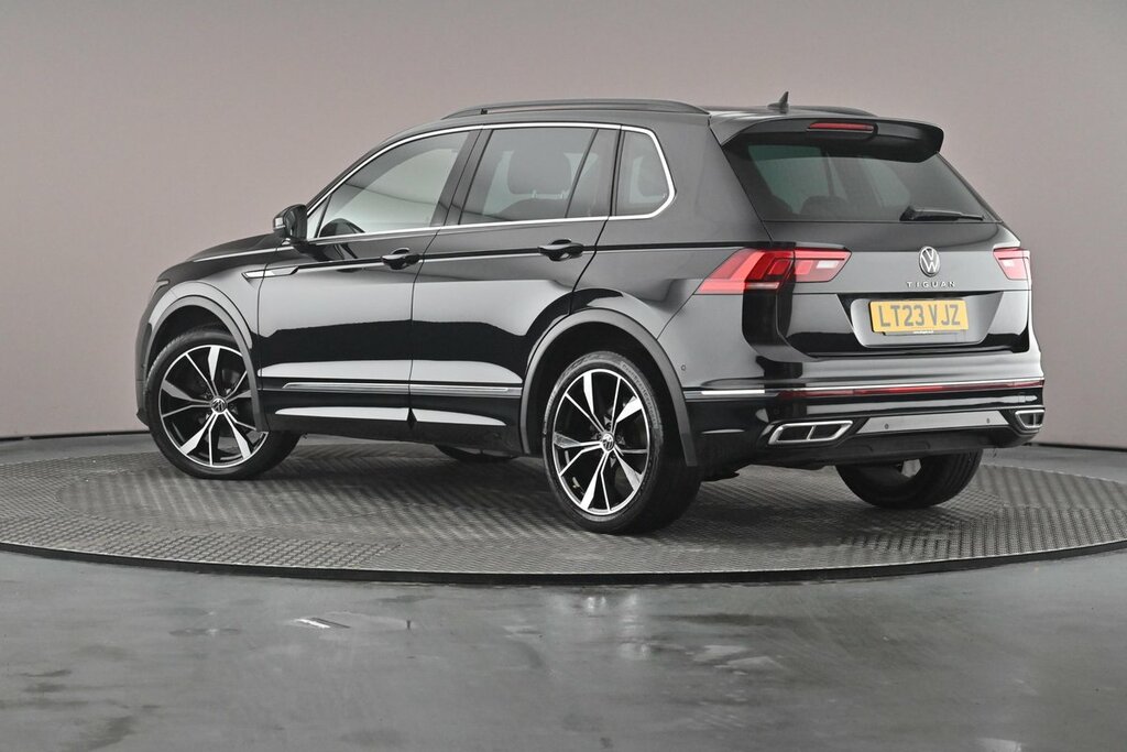 Volkswagen Tiguan R-line 1.5 Tsi 150Ps 7-Speed Dsg LT23VJZ Black #3