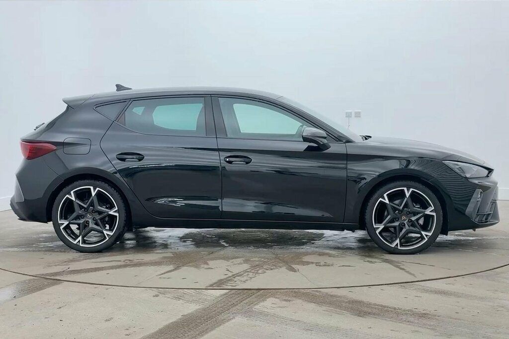 Cupra Leon Hatch V2 1.5 Etsi 150 7-Speed DG75XNH Black #4
