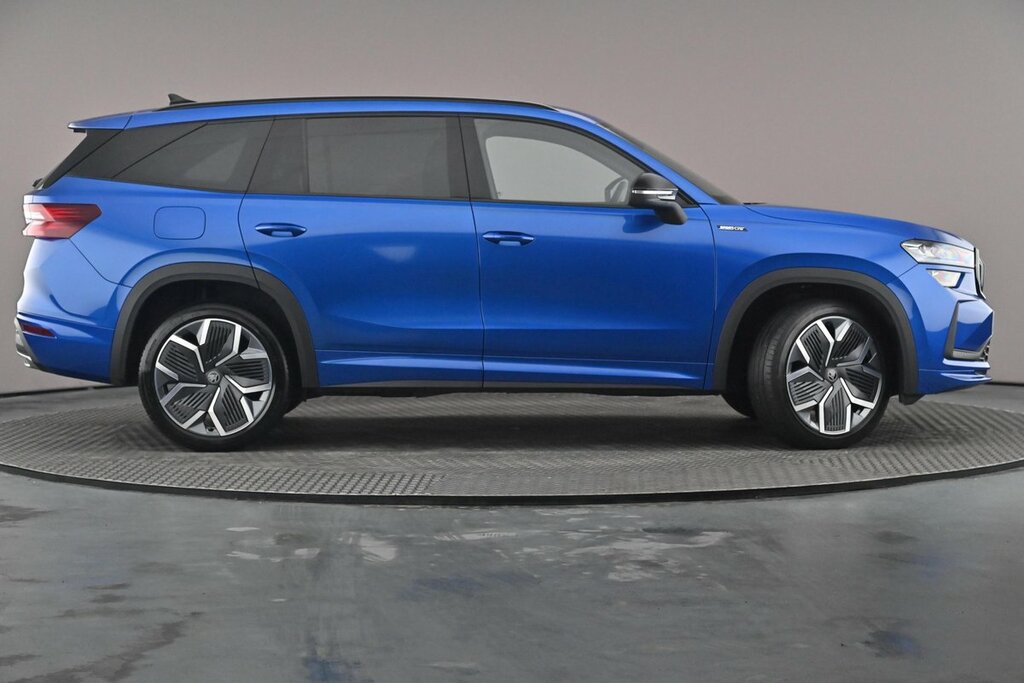 Skoda Kodiaq Sportline 7 Seats 1.5 Tsi E-tec 150 Ps Dsg YF25BZL Blue #4