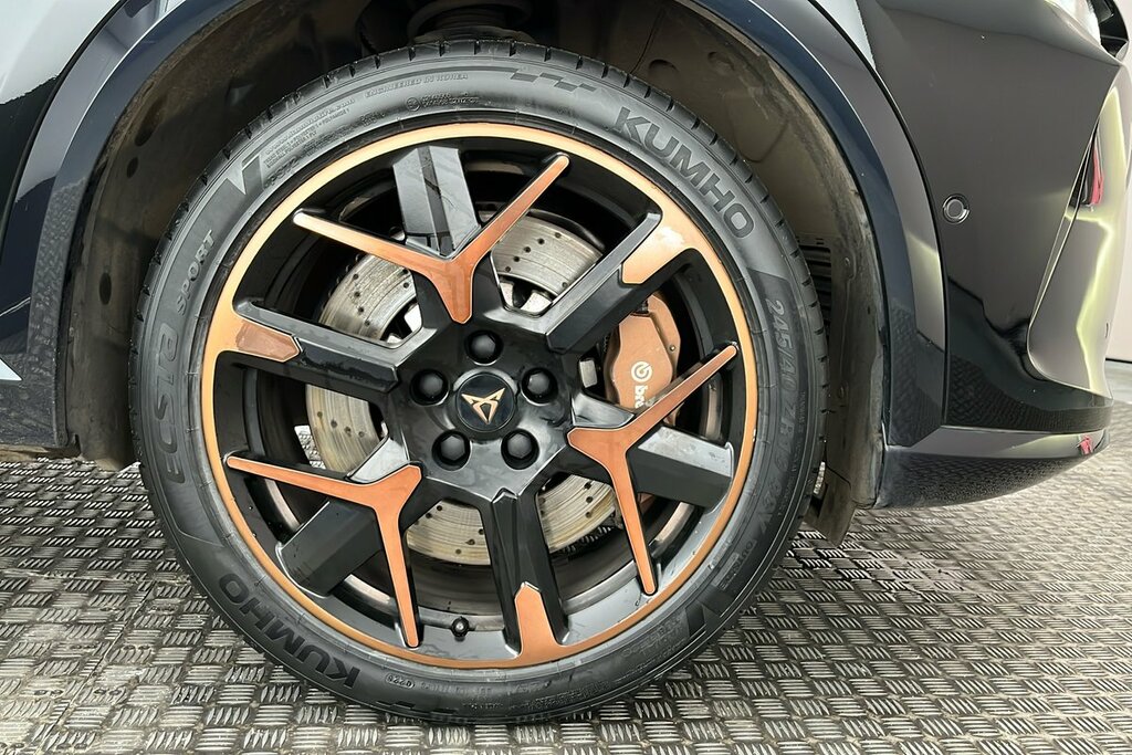 Cupra Formentor Vz3 1.5 E-hybrid 272 6-Speed LN25TGY Black #5