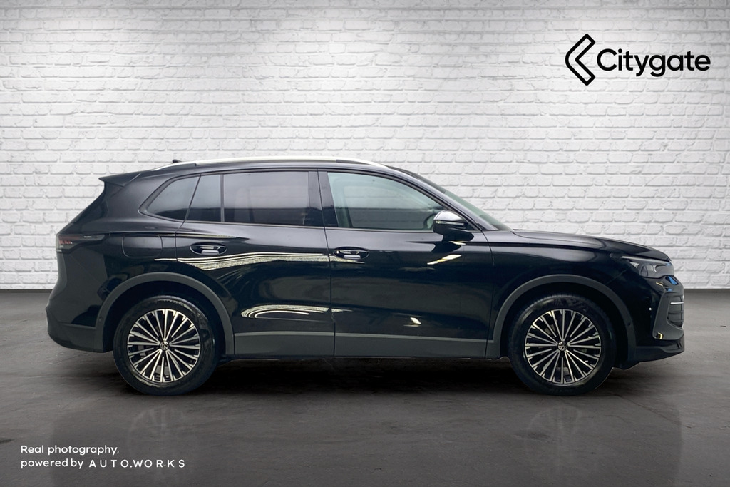 Volkswagen Tiguan Match 1.5 Etsi 150 Ps 7-Speed Dsg GJ75OLV Black #3
