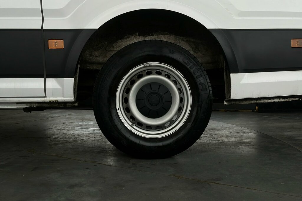 Volkswagen Crafter Cr35 Panel Van Commerce Mwb 140 Ps 2.0 Tdi 6Sp Man RO75ZZF White #5