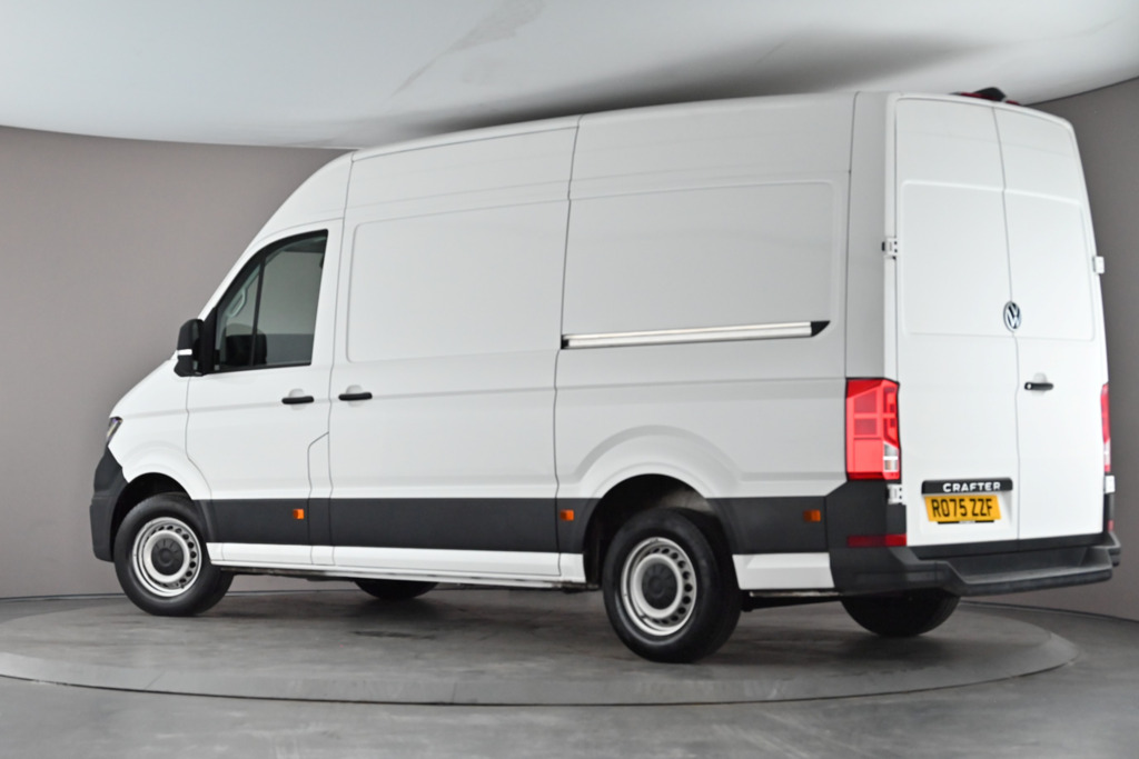 Volkswagen Crafter Cr35 Panel Van Commerce Mwb 140 Ps 2.0 Tdi 6Sp Man RO75ZZF White #3
