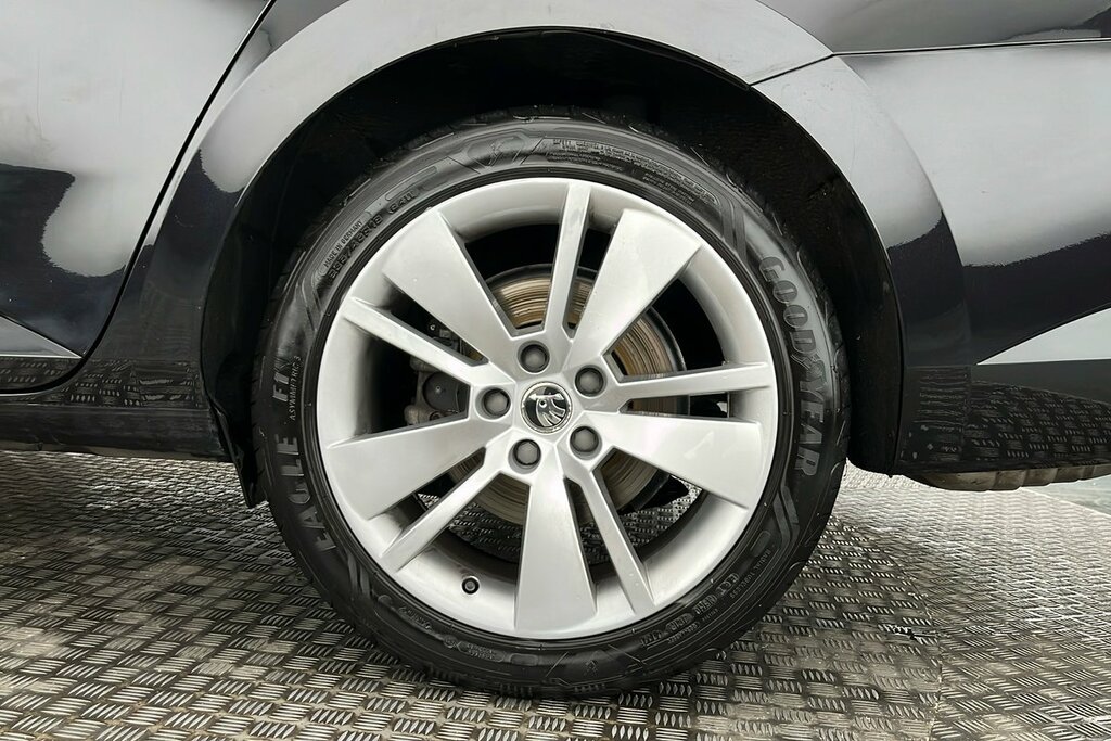 Skoda Superb Se L 2.0 Tsi 190 Ps Dsg Black #5