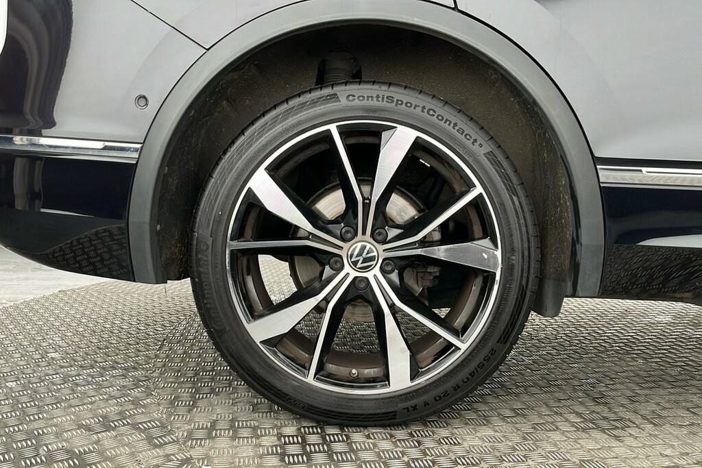Volkswagen Tiguan Allspace R-line 2.0 Tdi 4Motion 150Ps 7-Speed Dsg Black #4