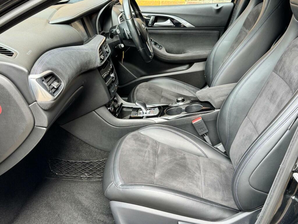 Infiniti Q30 2.0T Sport Dct Awd Euro 6 Ss Black #4