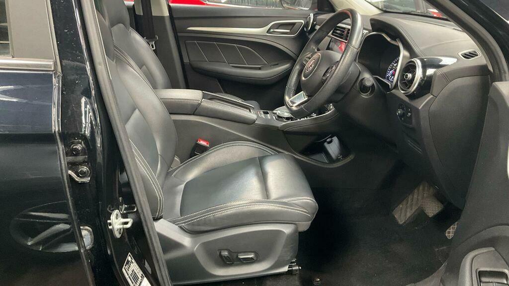 MG ZS Suv CE21DLO Black #4