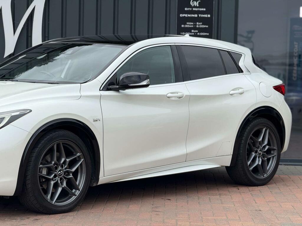 Infiniti Q30 2.0T Sport Dct Awd Euro 6 Ss White #2