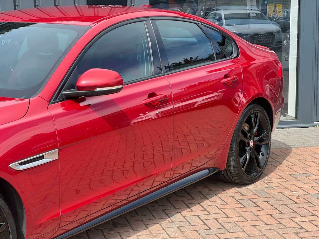 Jaguar XF 3.0D V6 S Euro 6 Ss Red