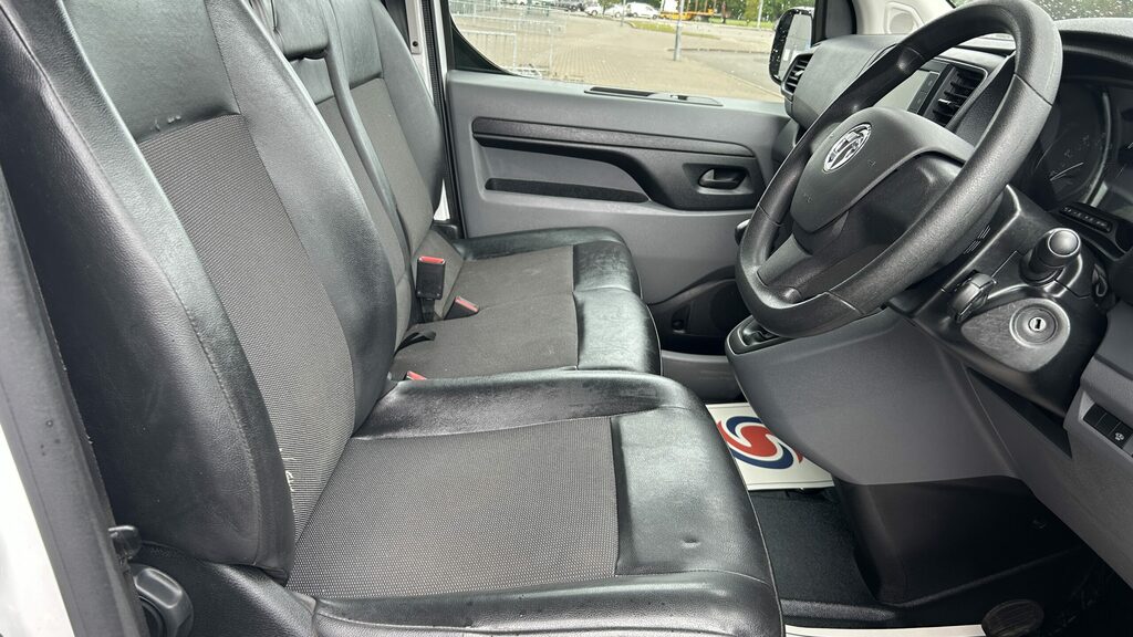 Vauxhall Vivaro Vauxhall Vivaro 2022 FD71CJF White #2
