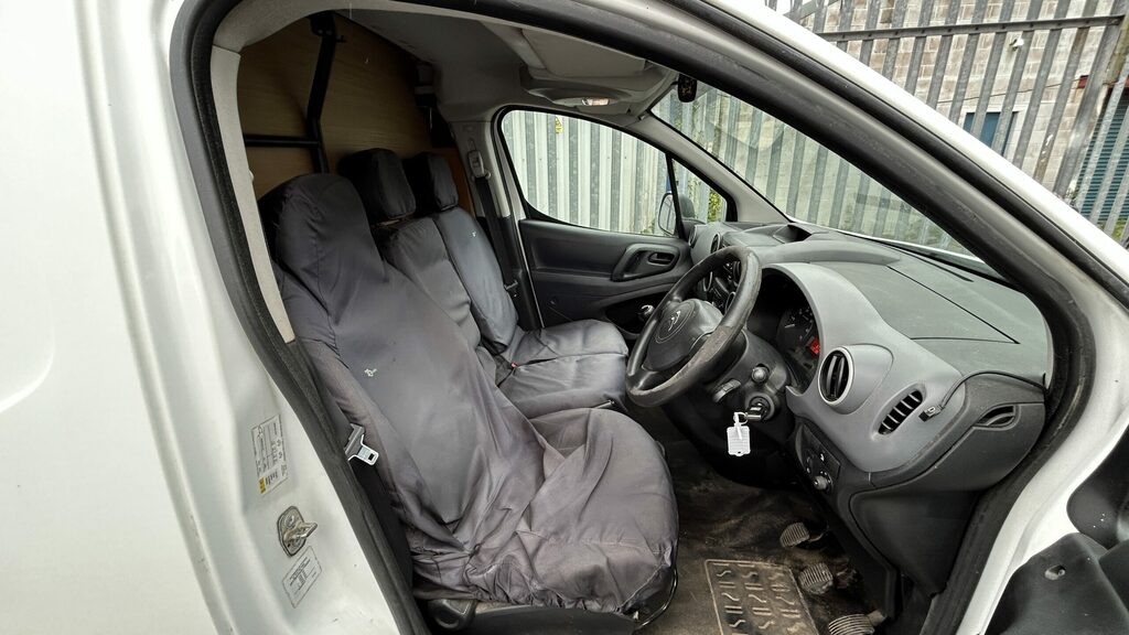 Citroen Berlingo Citroen Berlingo 2013 BF63TLN White #2