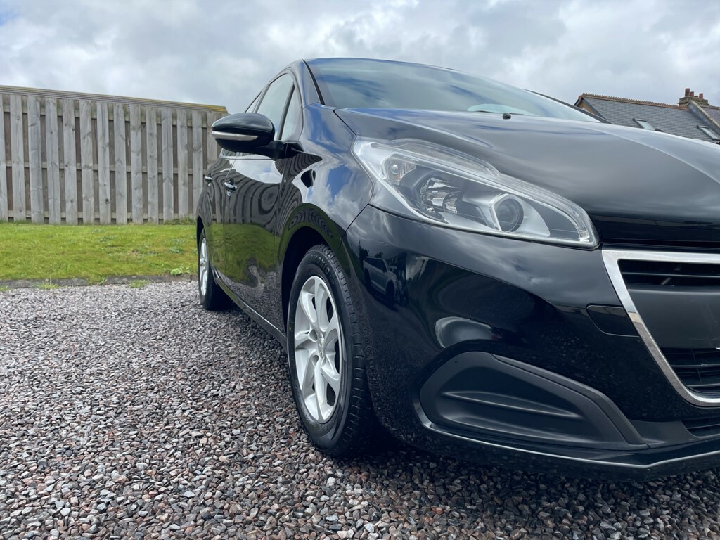 Peugeot 208 Hatchback KV17DWN Black #6