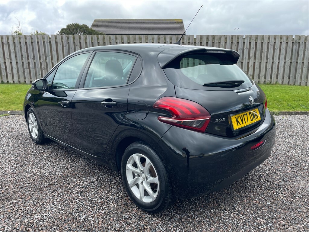Peugeot 208 Hatchback KV17DWN Black #4