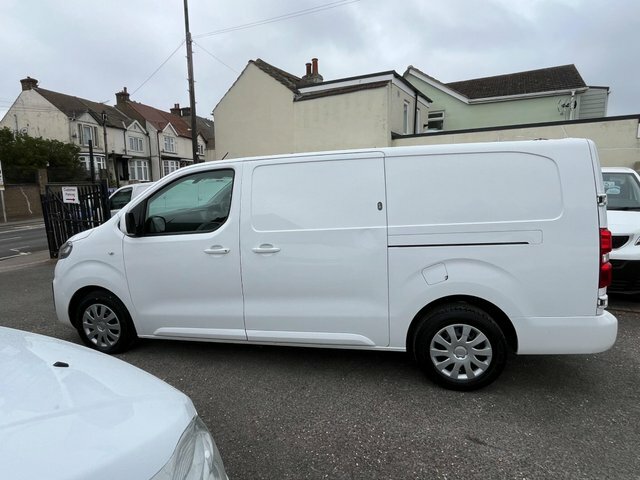 Vauxhall Vivaro 1.5 Turbo D 2900 Sportive L2 H1 Euro 6 S S DS70WVW White #5