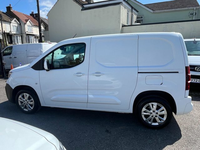Peugeot Partner 1.5 Bluehdi 1000 Asphalt Standard Panel Van Eat8 S NU20VFN White #4