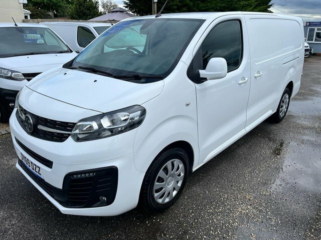 Vauxhall Vivaro 1.5 Turbo D 2900 Sportive L2 H1 Euro 6 S S DS69DZZ White #4