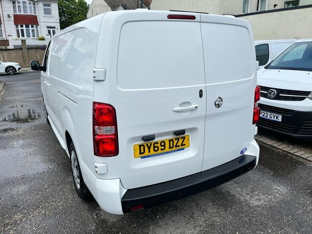 Vauxhall Vivaro 1.5 Turbo D 2900 Sportive L2 H1 Euro 6 S S DS69DZZ White #6