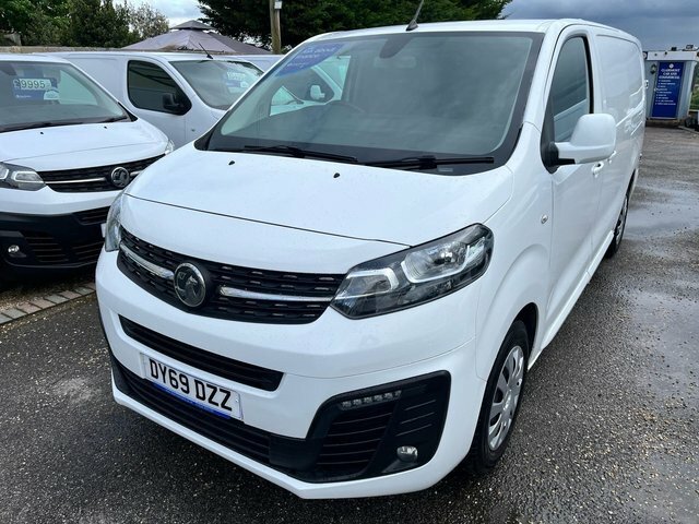 Vauxhall Vivaro 1.5 Turbo D 2900 Sportive L2 H1 Euro 6 S S DS69DZZ White #3