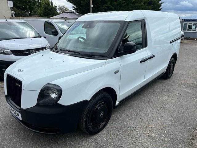 LEVC VN5 31Kwh Business Euro 6 Range Extender White #4