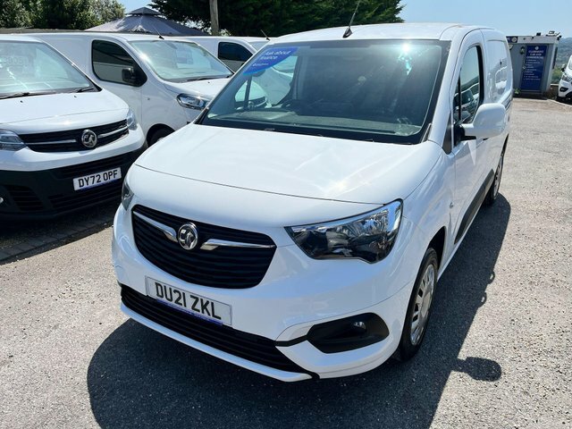 Vauxhall Combo 1.5 Turbo D 2300 Sportive L2 H1 Euro 6 DU21ZKL White #3