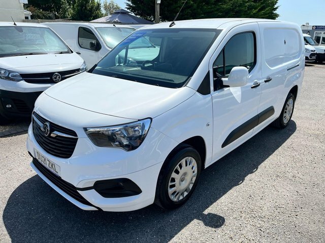 Vauxhall Combo 1.5 Turbo D 2300 Sportive L2 H1 Euro 6 DU21ZKL White #4