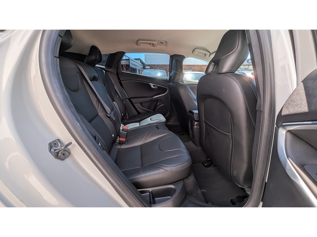Volvo V40 1.6 T4 Se Lux Nav Hatchback Powershift White #5