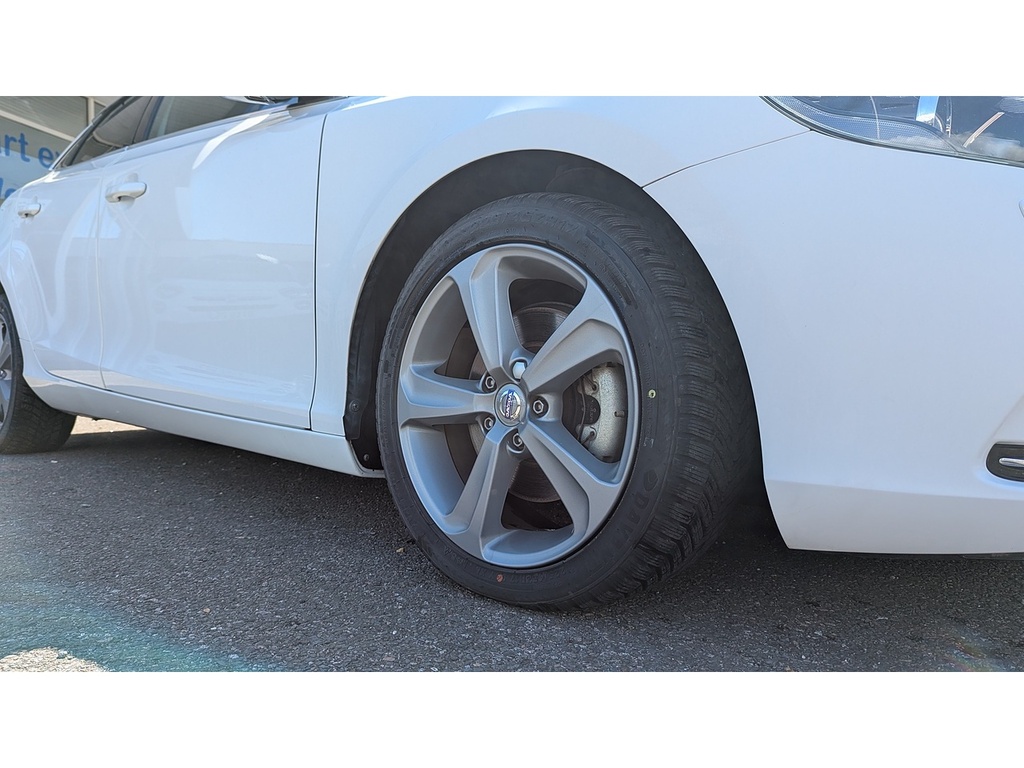 Volvo V40 1.6 T4 Se Lux Nav Hatchback Powershift White #4