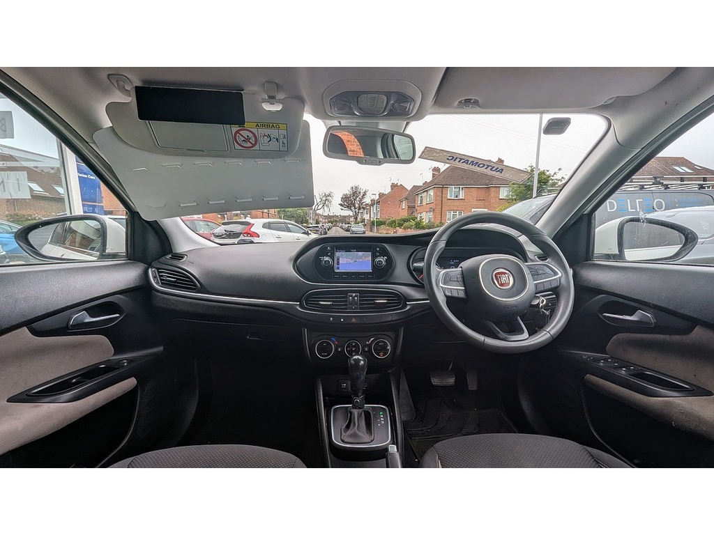 Fiat Tipo 1.6 E-torq Lounge Hatchback Euro 6 MA18GCZ White #3