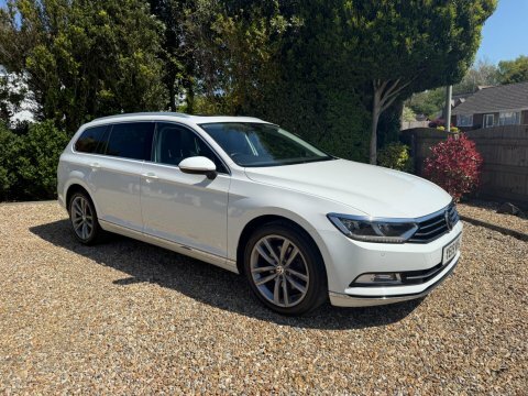 Volkswagen Passat 2019 19 2.0 YE19WSL White #4