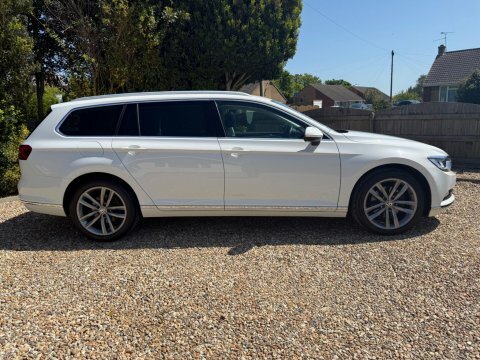 Volkswagen Passat 2019 19 2.0 YE19WSL White #6