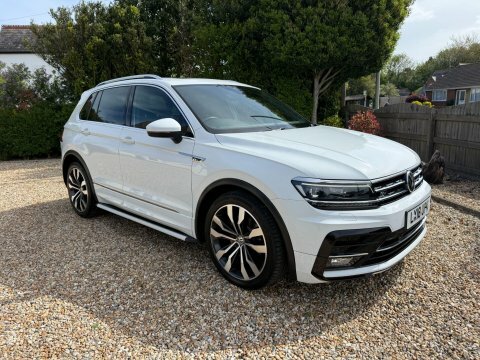 Volkswagen Tiguan 2018 18 2.0 LX18UPK White #4
