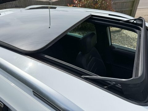 Volkswagen Tiguan 2018 18 2.0 LX18UPK White #2