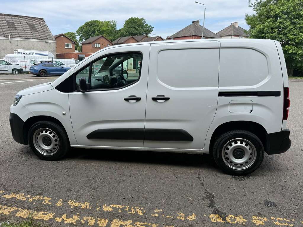Citroen Berlingo 1000 Enterprise Edition 1.5 Bluehdi 6 Speed LA72ZPP White #5
