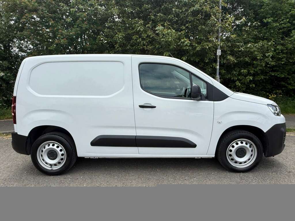 Citroen Berlingo 1000 Enterprise Edition 1.5 Bluehdi 6 Speed LA72ZPP White #6