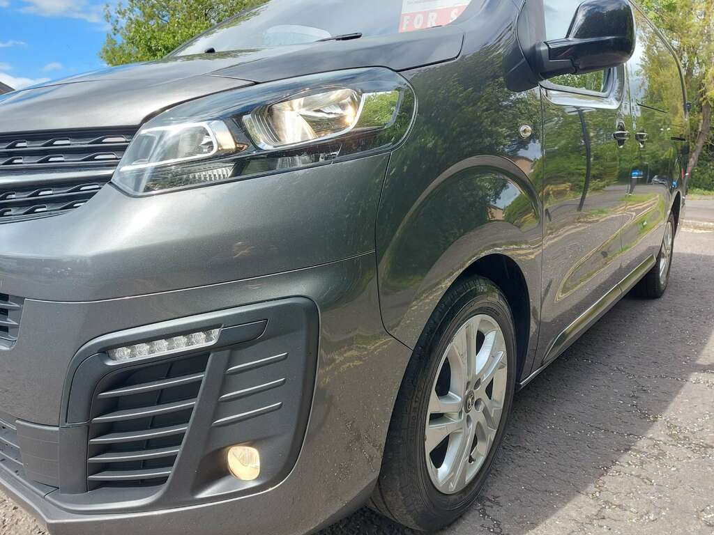 Vauxhall Vivaro Elite F3100 L2 6 Seat Crewvan EK22WOB Grey #4