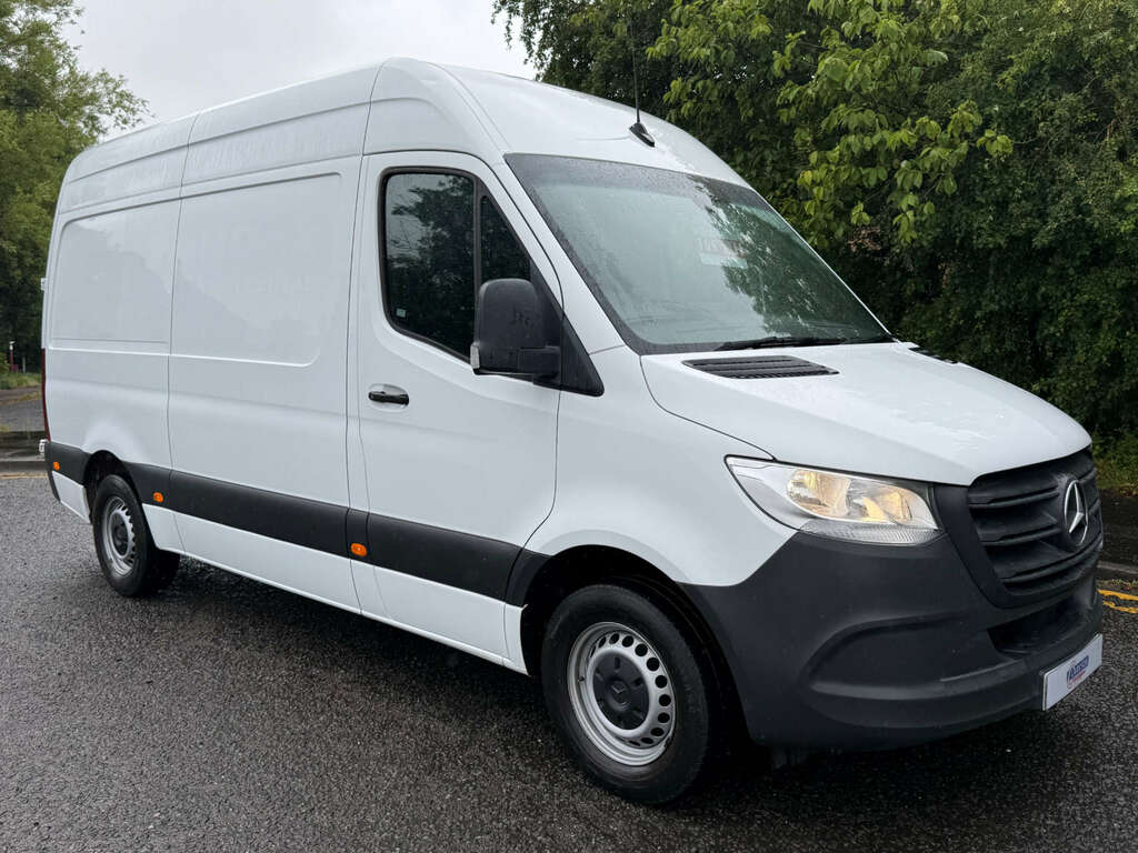 Mercedes-Benz Sprinter Sprinter 315 Progressive Cdi Mwb L2h2 White