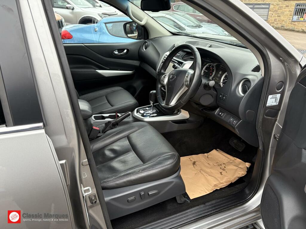 Nissan Navara 2.3 Dci Tekna Pickup Double Cab 4W Grey #2