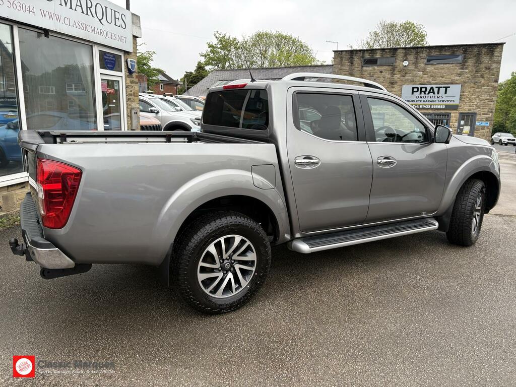 Nissan Navara 2.3 Dci Tekna Pickup Double Cab 4W Grey #3