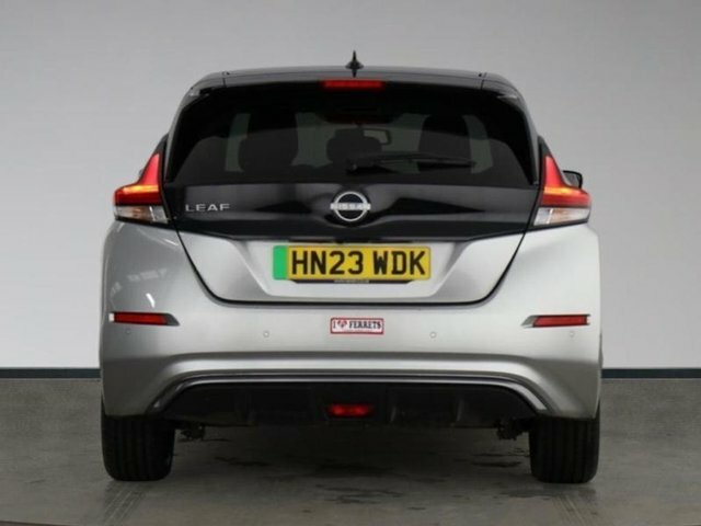 Nissan Leaf 39Kwh N-connecta Hatchback HN23WDK Silver #3