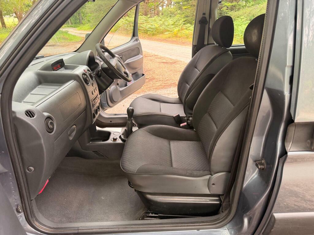 Citroen Berlingo 1.6 Hdi 750 LX Panel Van 6Dr L2 153 White #25