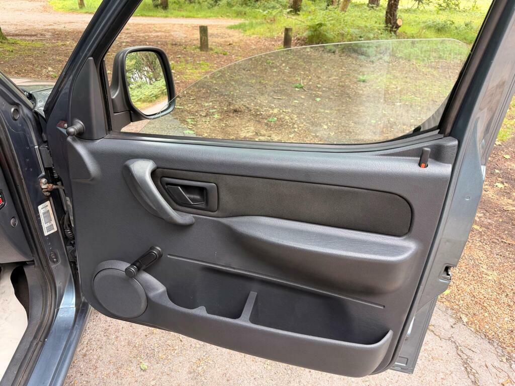 Citroen Berlingo 1.6 Hdi 750 LX Panel Van 6Dr L2 153 White #19