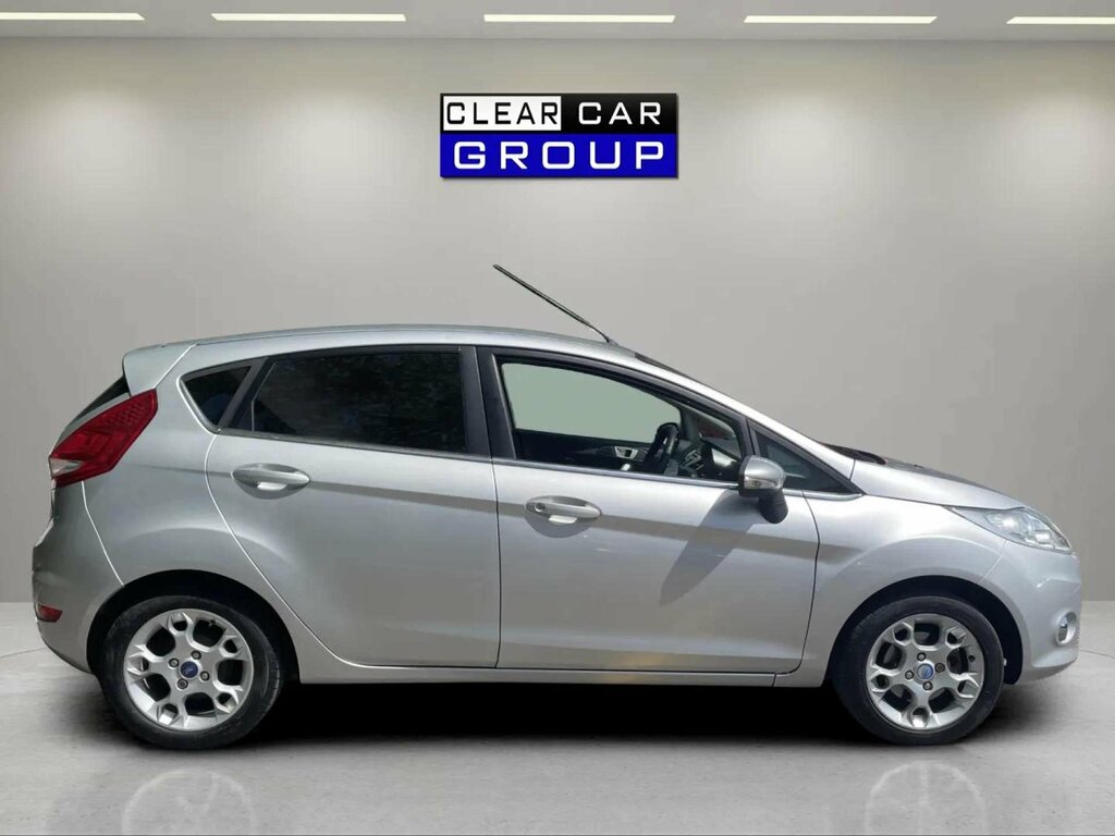 Ford Fiesta 1.2 Fiesta Zetec HG62UHX Silver #5