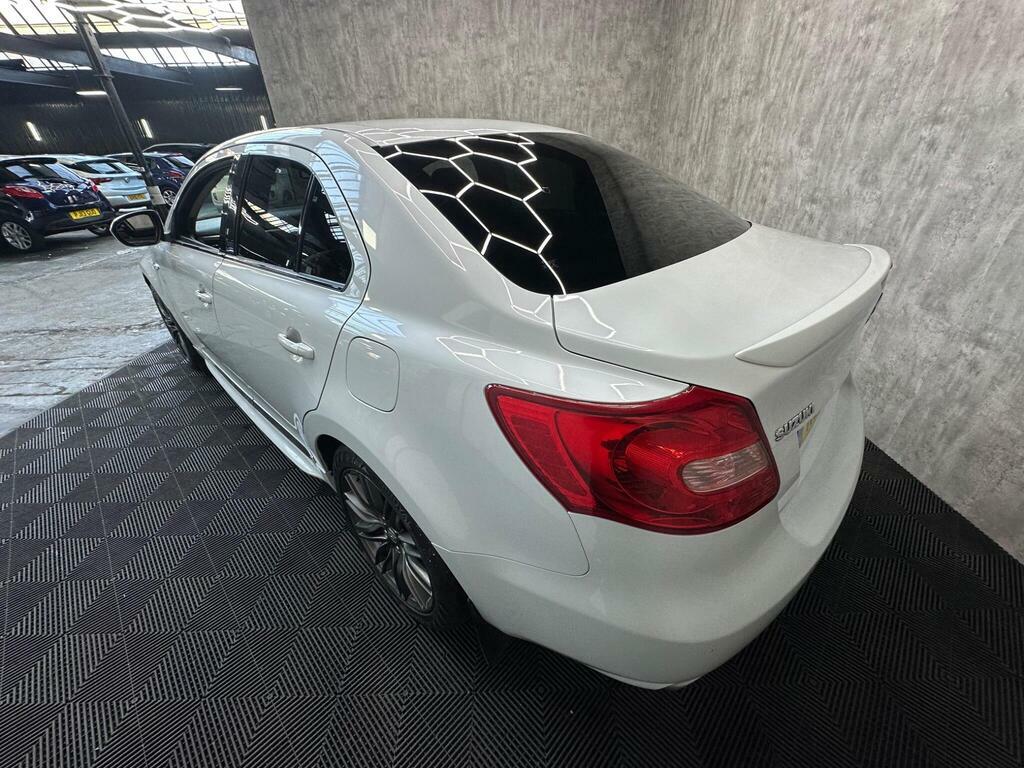 Suzuki Kizashi 2.4 Sport 179 Bhp 4X4 Silver #13