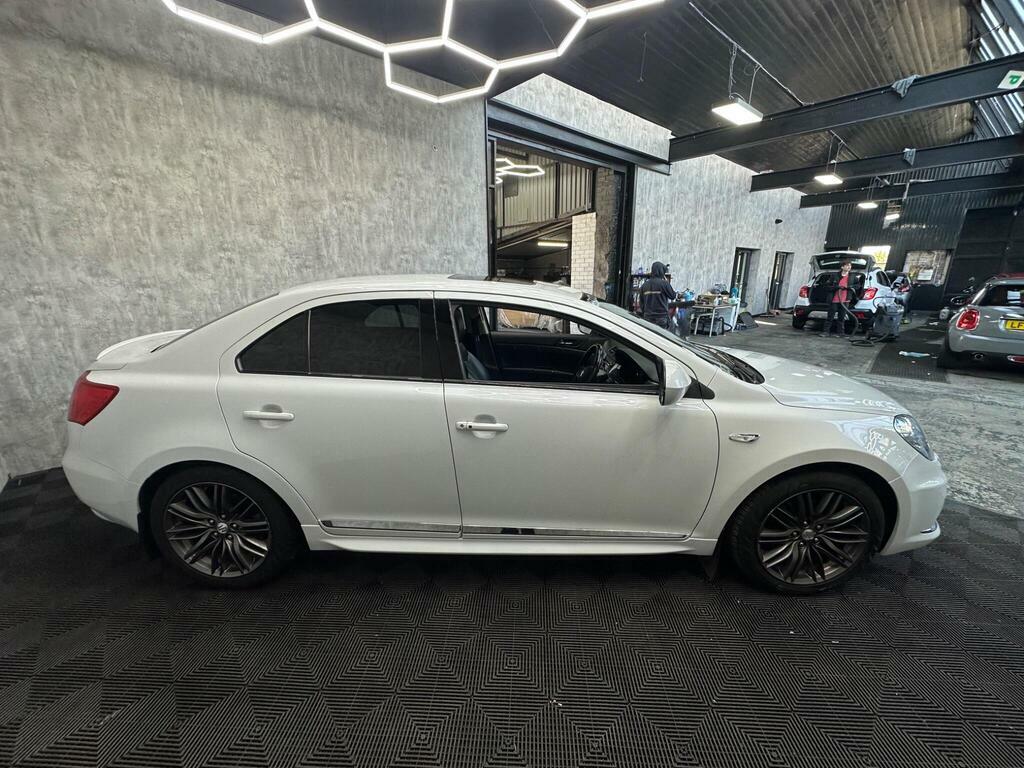Suzuki Kizashi 2.4 Sport 179 Bhp 4X4 Silver #7