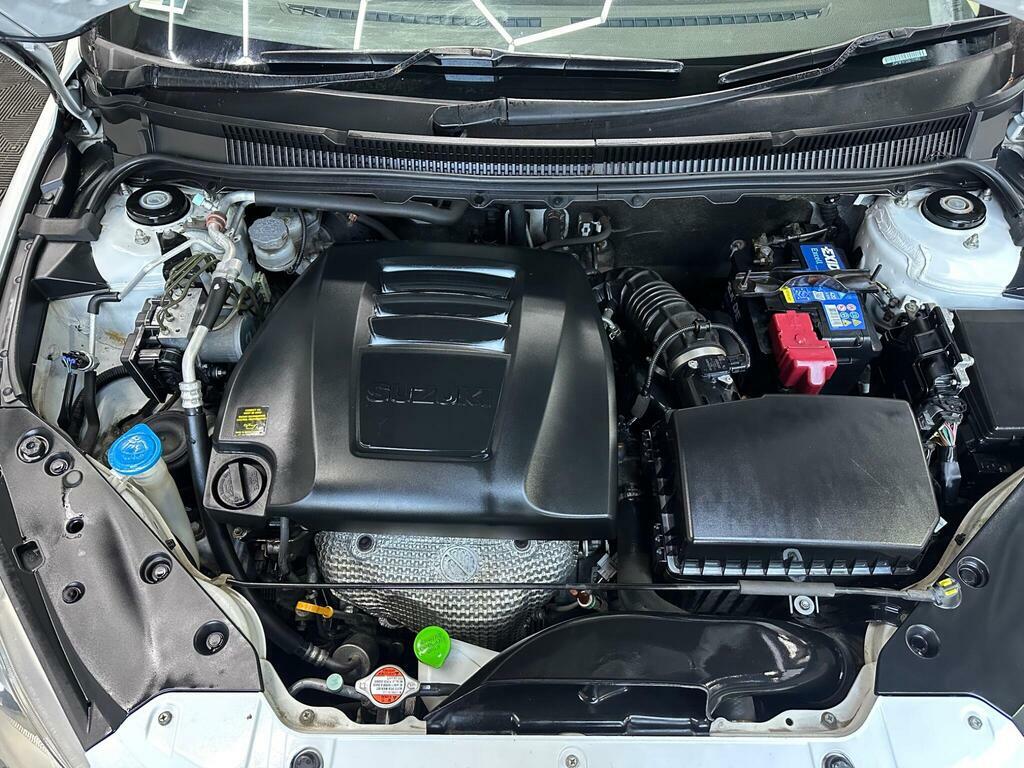 Suzuki Kizashi 2.4 Sport 179 Bhp 4X4 Silver #27
