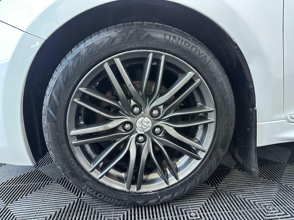 Suzuki Kizashi 2.4 Sport 179 Bhp 4X4 Silver #17