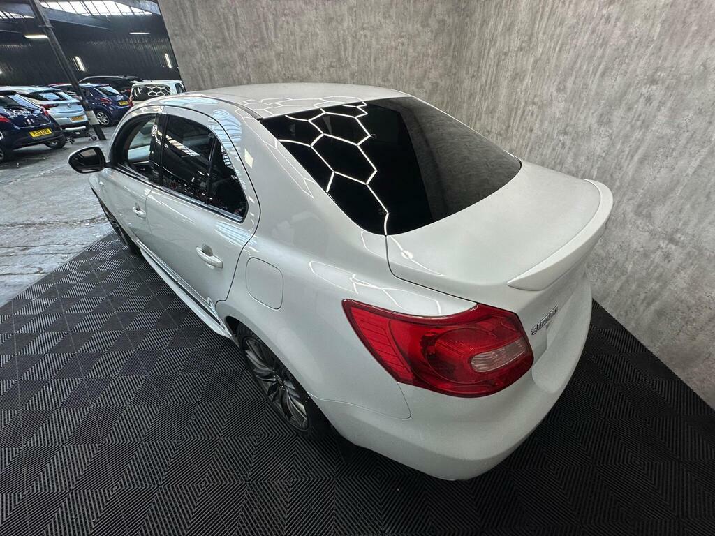 Suzuki Kizashi 2.4 Sport 179 Bhp 4X4 Silver #14